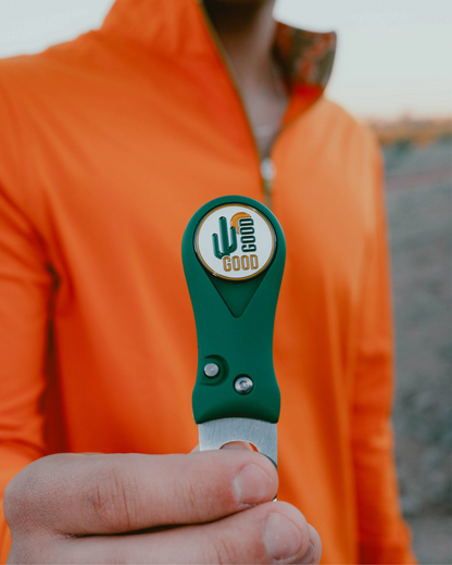 The Bay Divot Tool