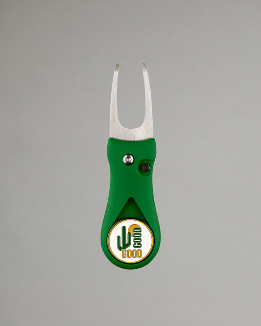 The Bay Divot Tool